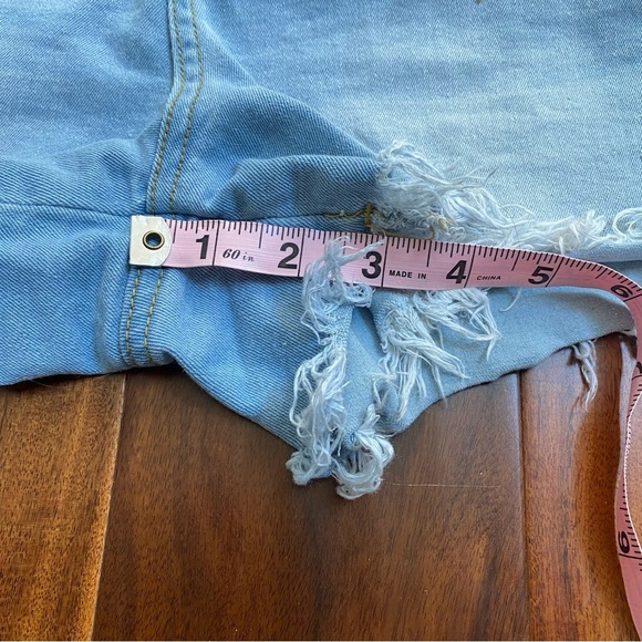 Cutoff Light Was Denim Shorts High Rise Distressed Frayed Size Medium - Picture 4 of 6